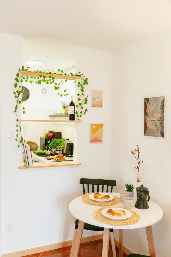 Chmielna Apartment: With Smart Tv And Wi-fi Apartment