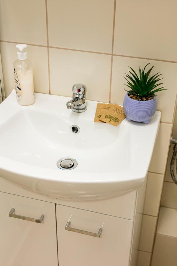 Chmielna Apartment: With Smart Tv And Wi-fi Warsaw
