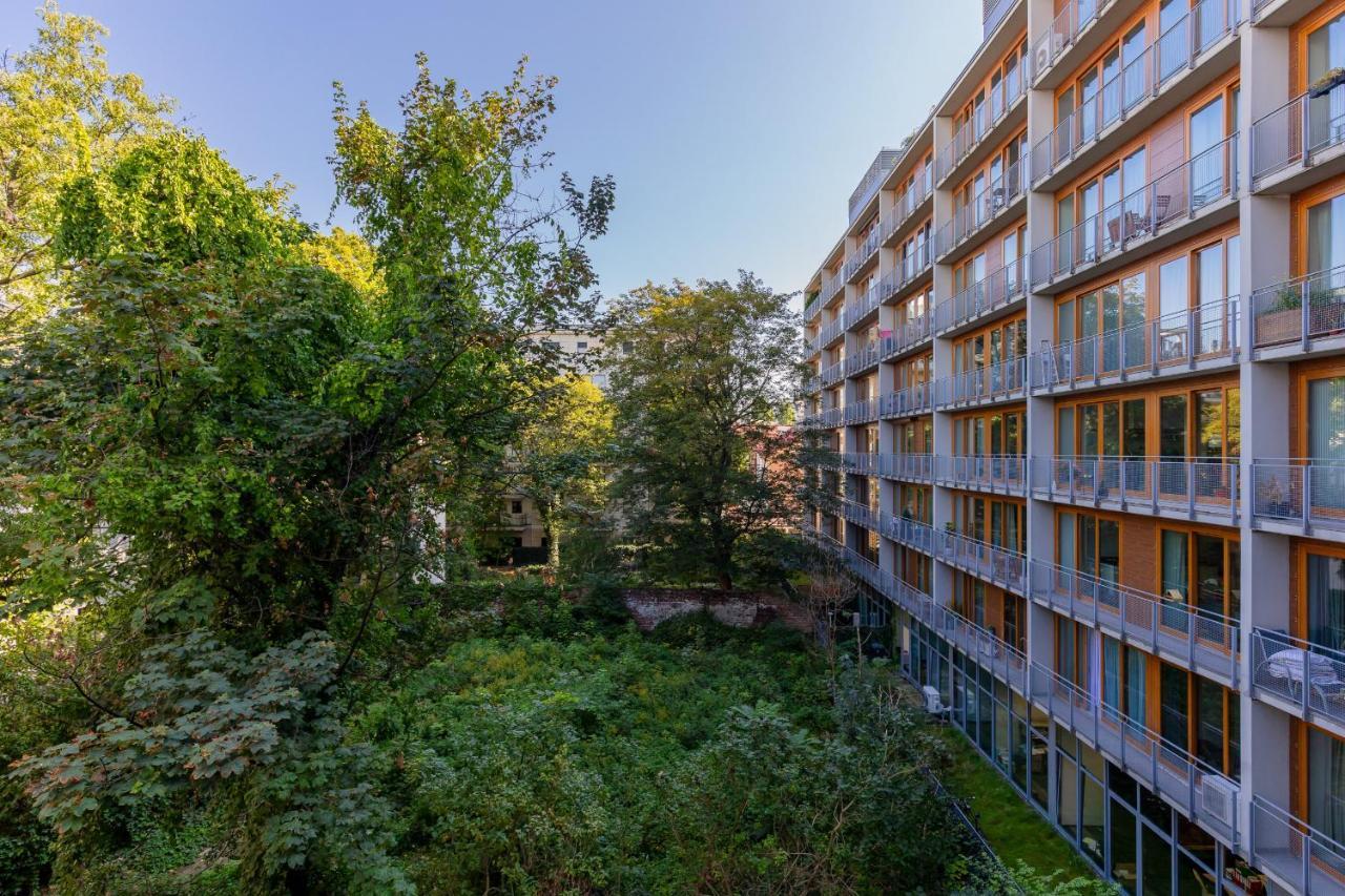 10 Min Walk From Palace Of Culture & Science By Renters Apartment