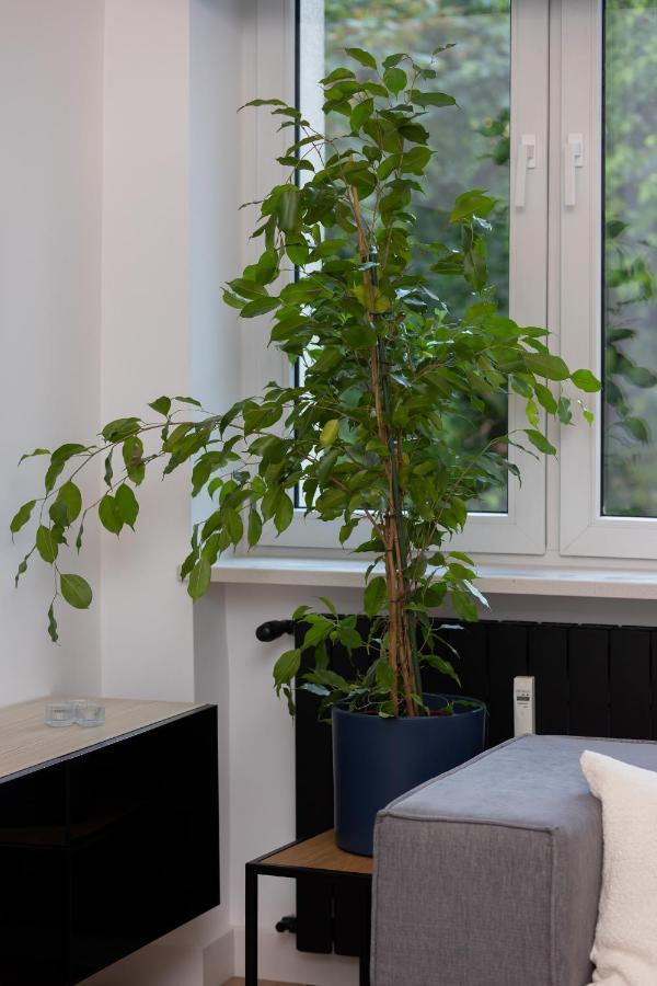 Apartment 10 Min Walk From Palace Of Culture & Science By Renters