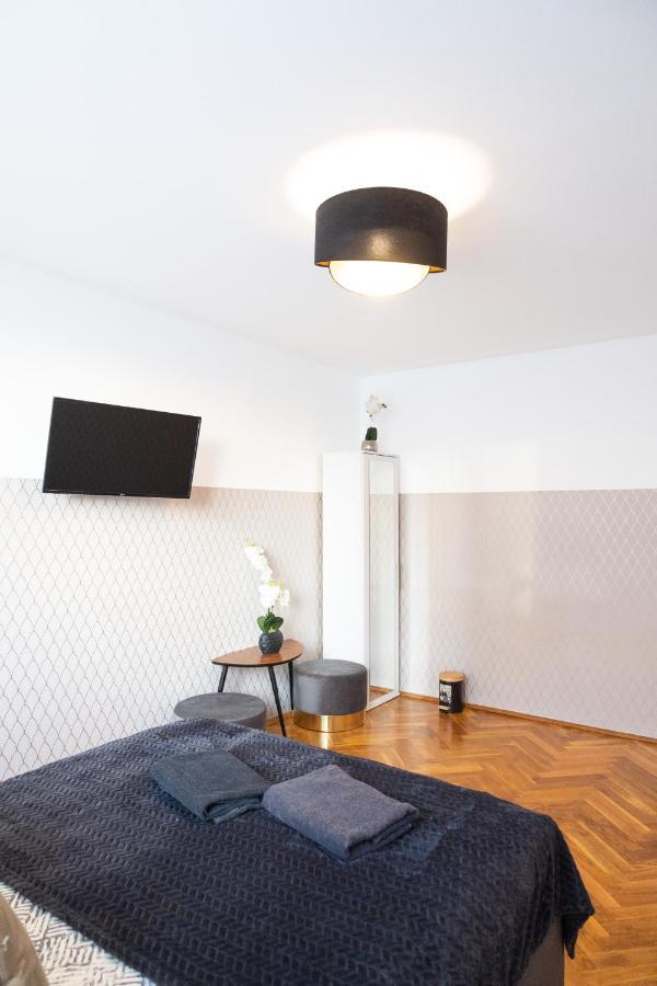 Clicktheflat Pereca Centre *