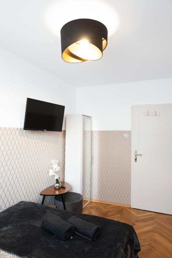 Hostel Clicktheflat Pereca Centre