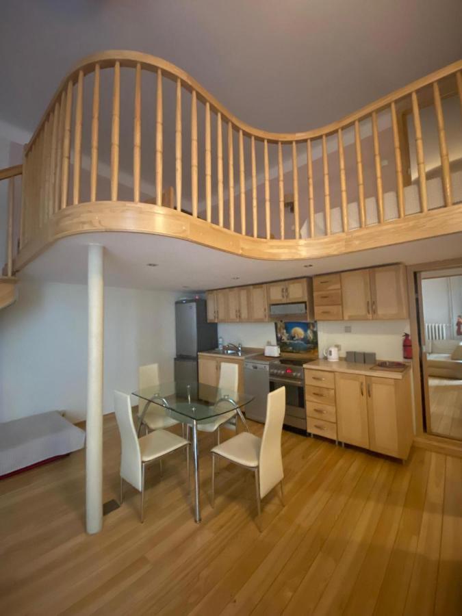 Dwupoziomowy Hoza Apartment Warschau