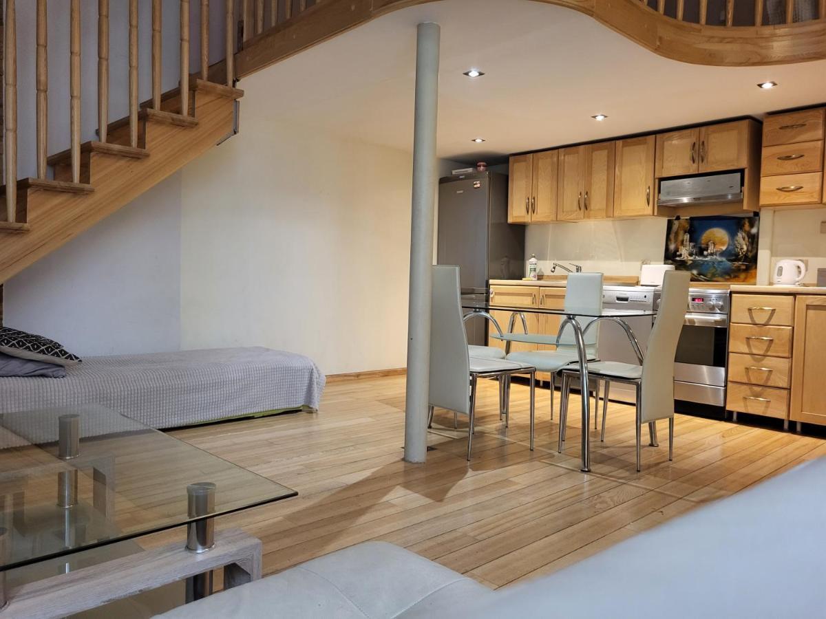 Apartment Dwupoziomowy Hoza Warschau