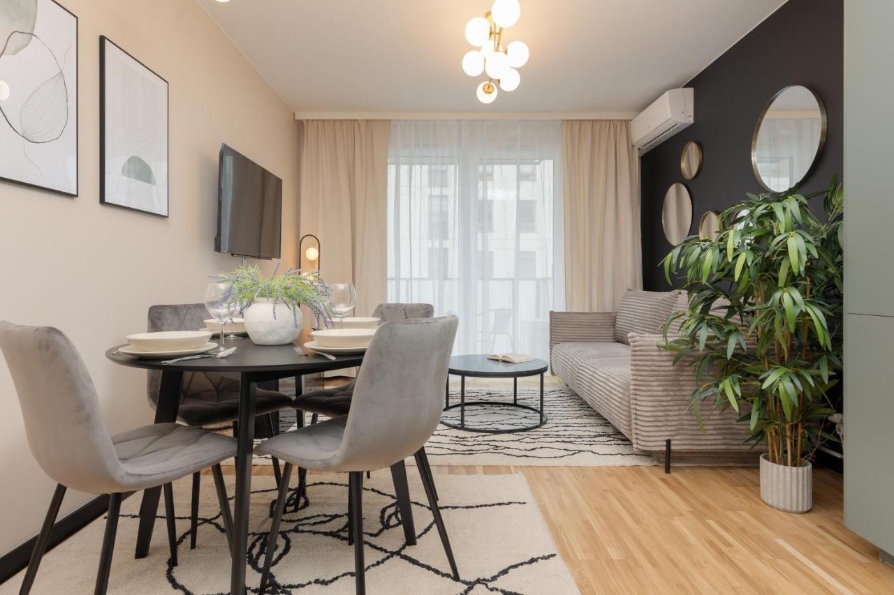 Praga With Parking Podskarbinska By Renters Apartamento Varsóvia