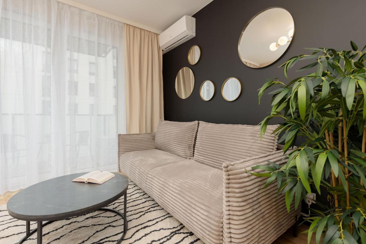 Praga With Parking Podskarbinska By Renters