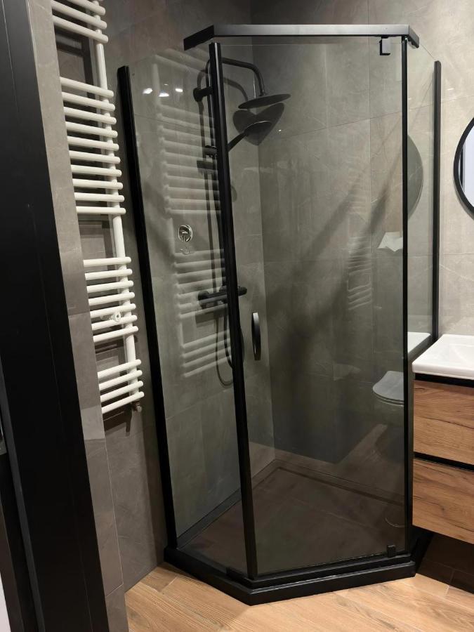 Apartment Lym Wr *