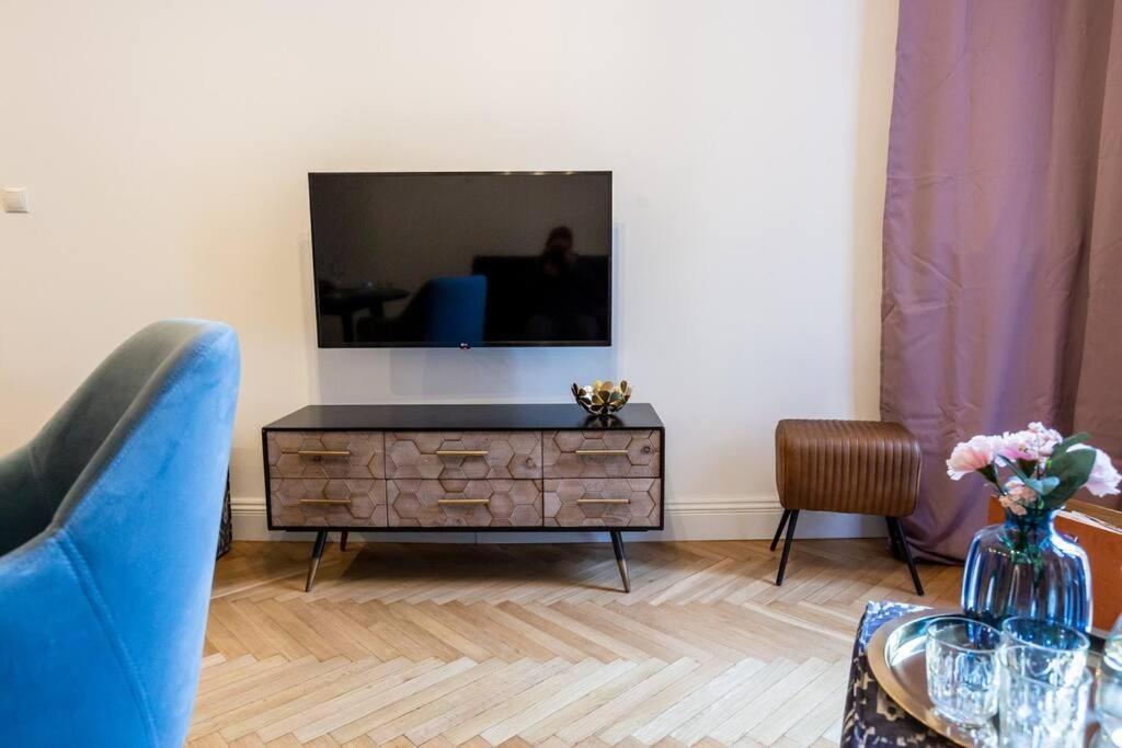 Modern, Elegant In The Heart Of Warsaw. Căn hộ