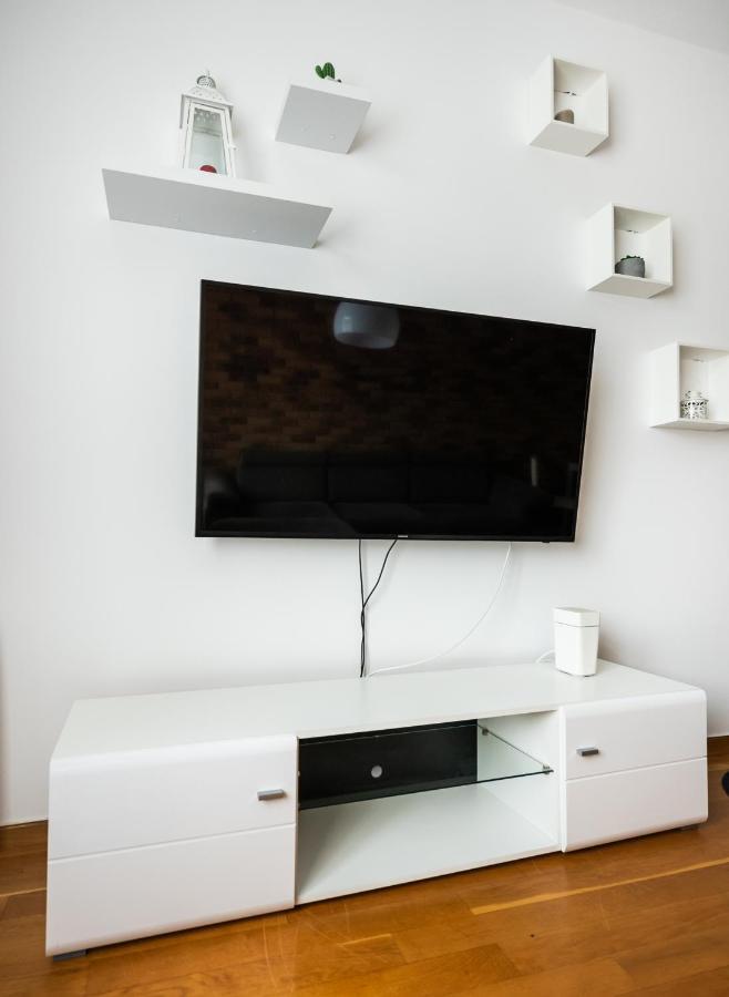 Chmielna Centre Apartment *