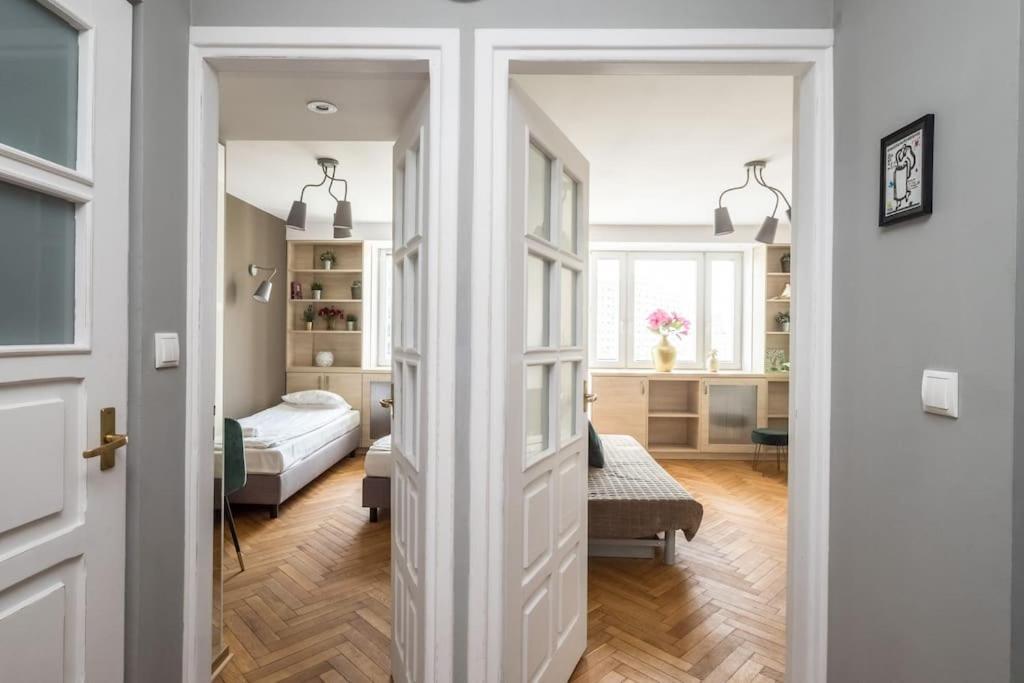 Boutique Emilii Plater 55 Two Balcony * Warschau