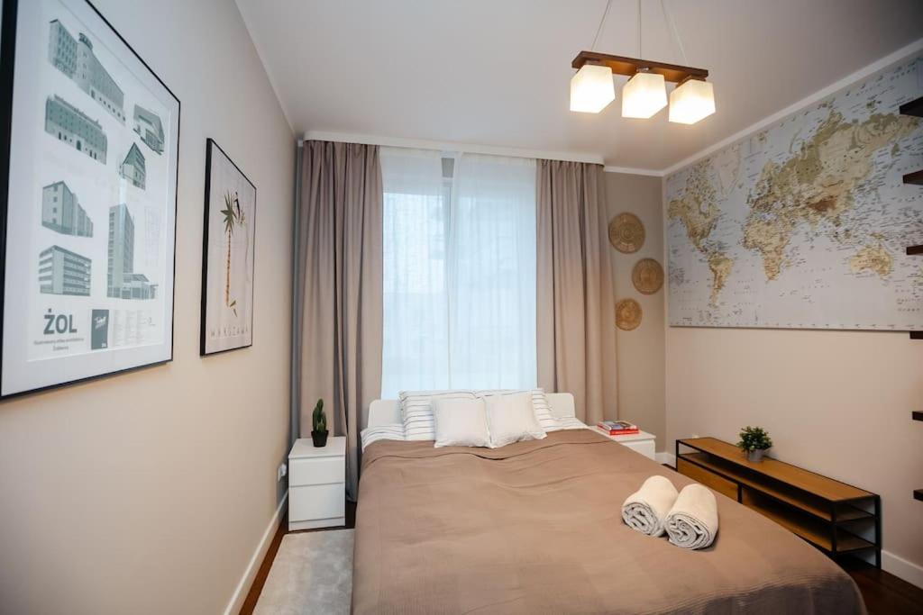 Modern, Spacious With Garage And Balcony Warsaw