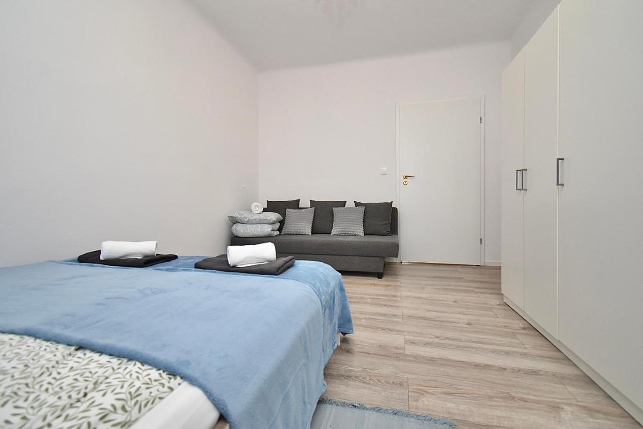 Aleja Niepodleglosci Homestay Warsaw