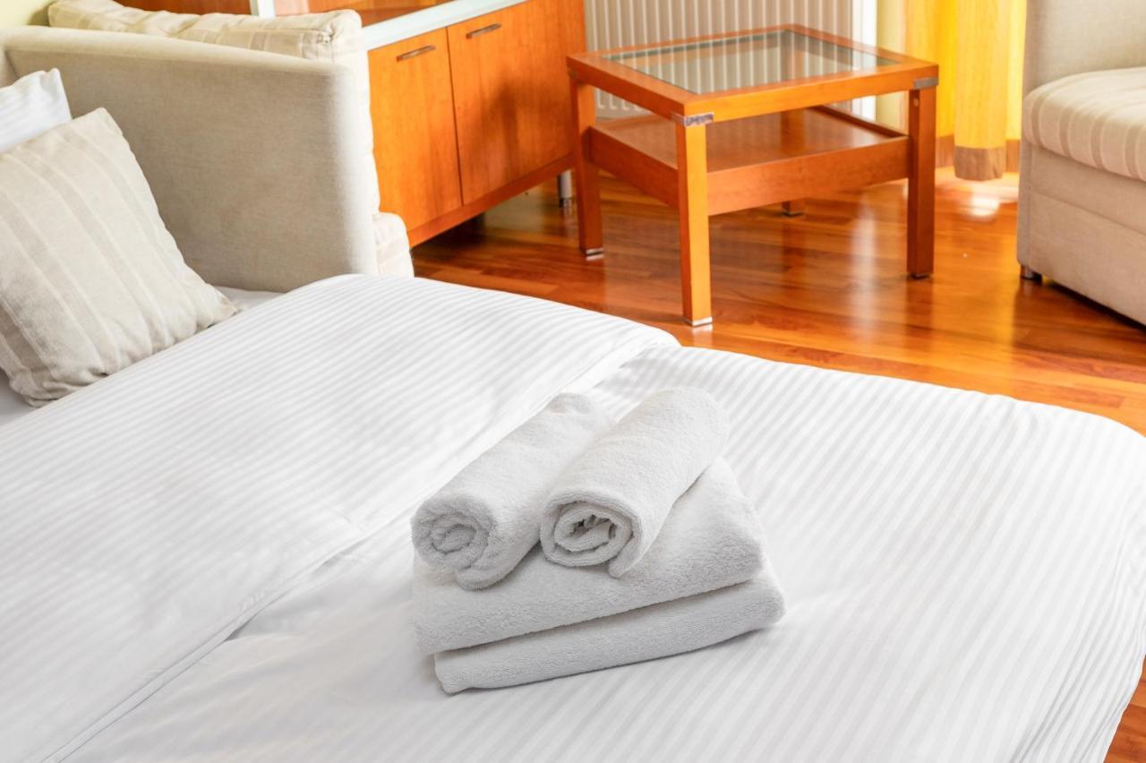 Aleja Wyscigowa Comfort Apartment Warsaw