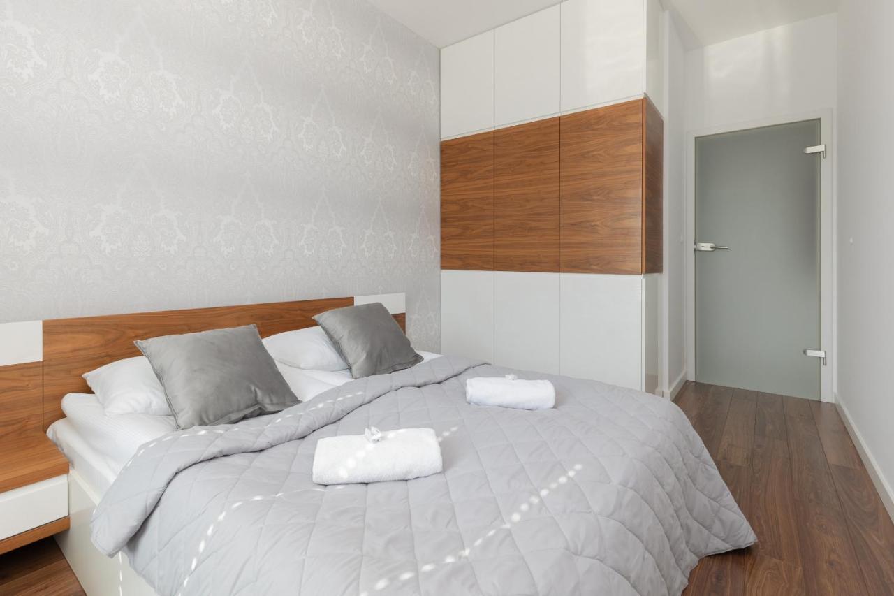 Silver Glam In Wilanow By Renters Apartamento