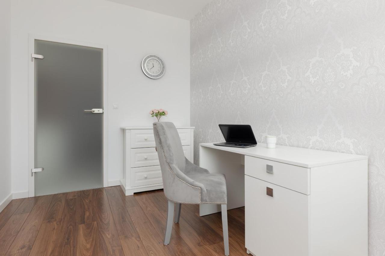 Silver Glam In Wilanow By Renters Apartamento Varsóvia