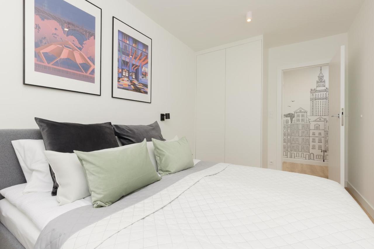 Apartment Heart Of Metro Swietokrzyska By Renters Warsaw