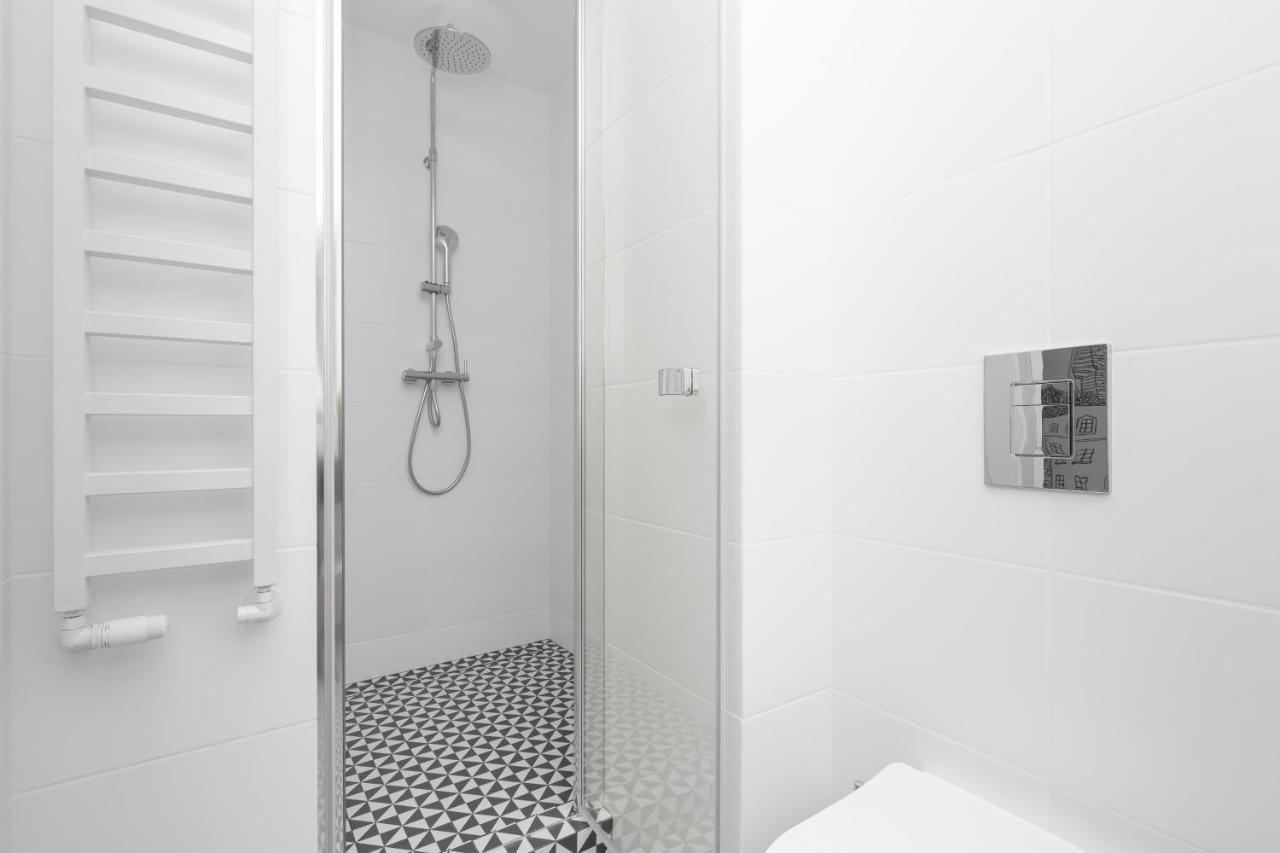 Apartment Heart Of Metro Swietokrzyska By Renters *