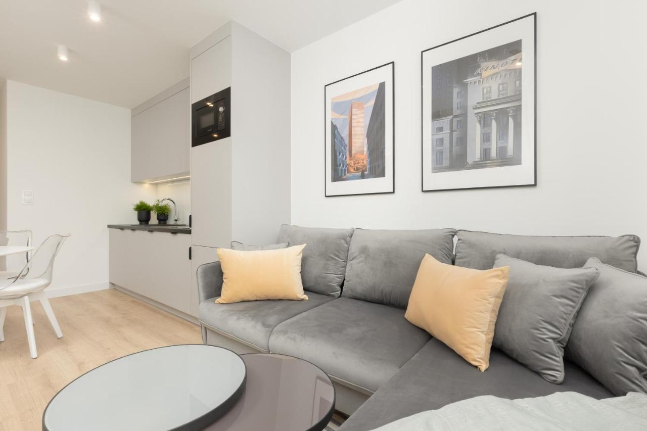 Heart Of Metro Swietokrzyska By Renters Apartment *