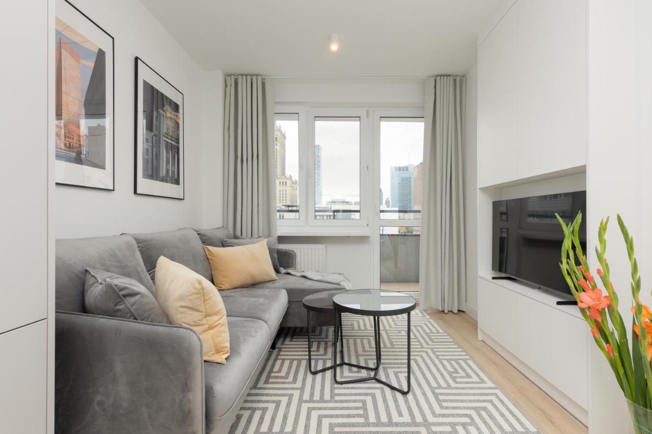 Apartment Heart Of Metro Swietokrzyska By Renters Warsaw