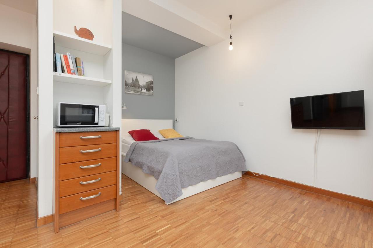 Old Town Spacious Piwna By Renters Apartment