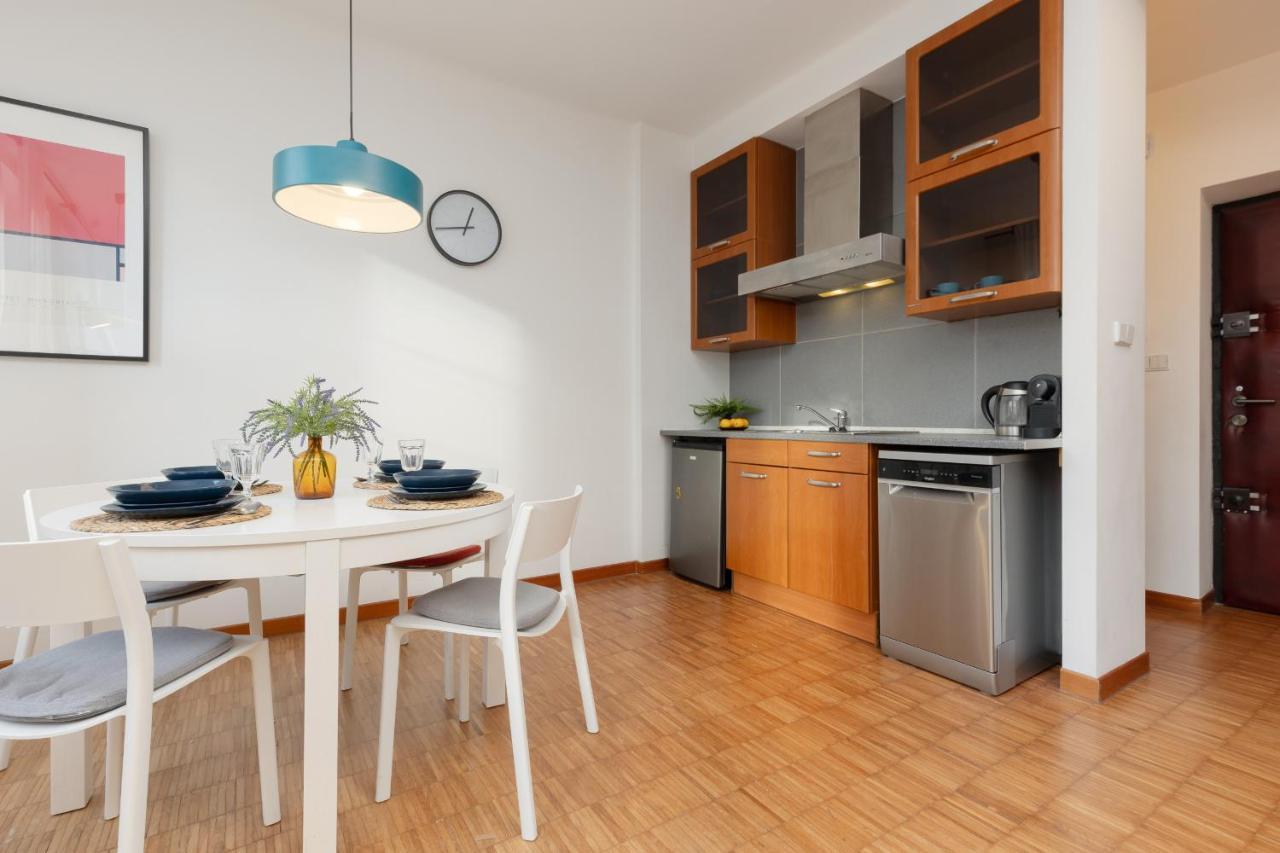 Old Town Spacious Piwna By Renters Apartment