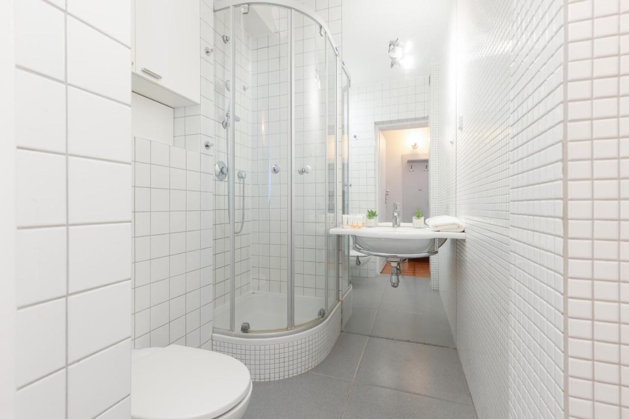 Old Town Spacious Piwna By Renters * Warsaw