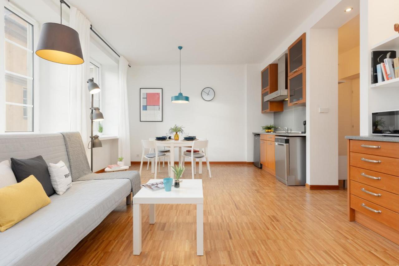 Old Town Spacious Piwna By Renters Apartment