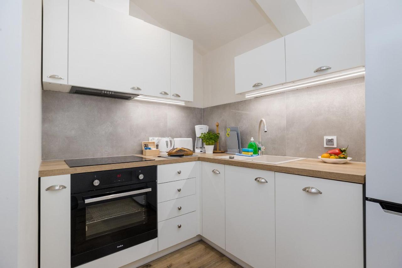 Shortstaypoland Zelazna