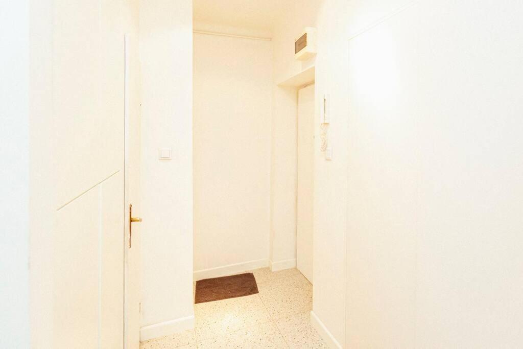 Apartament Bright And Elegant In The Area! *