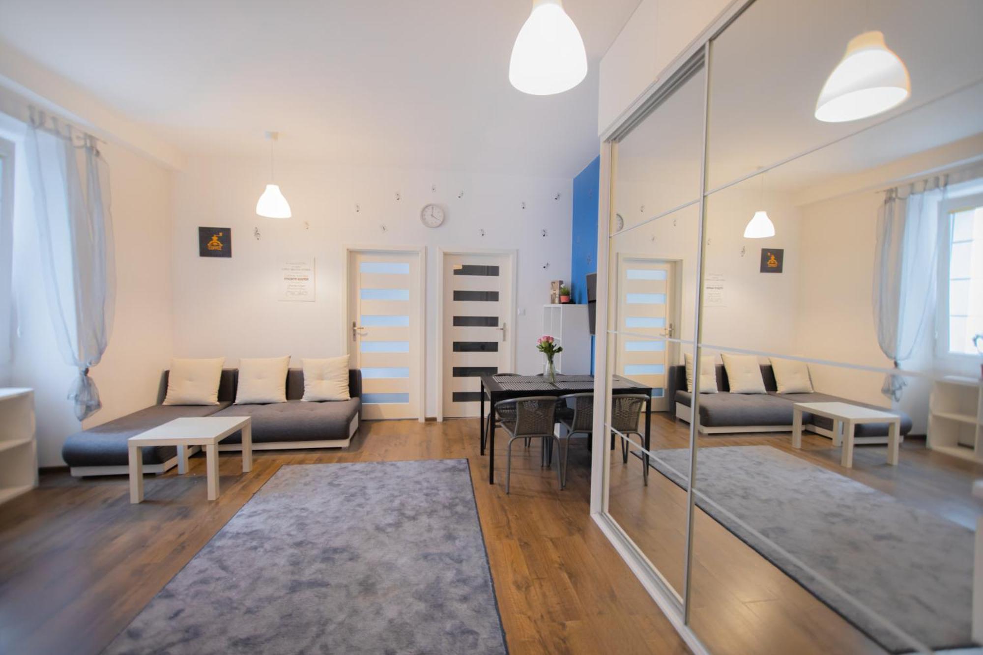 Poznanska Apartment. Great Location. Center Căn hộ