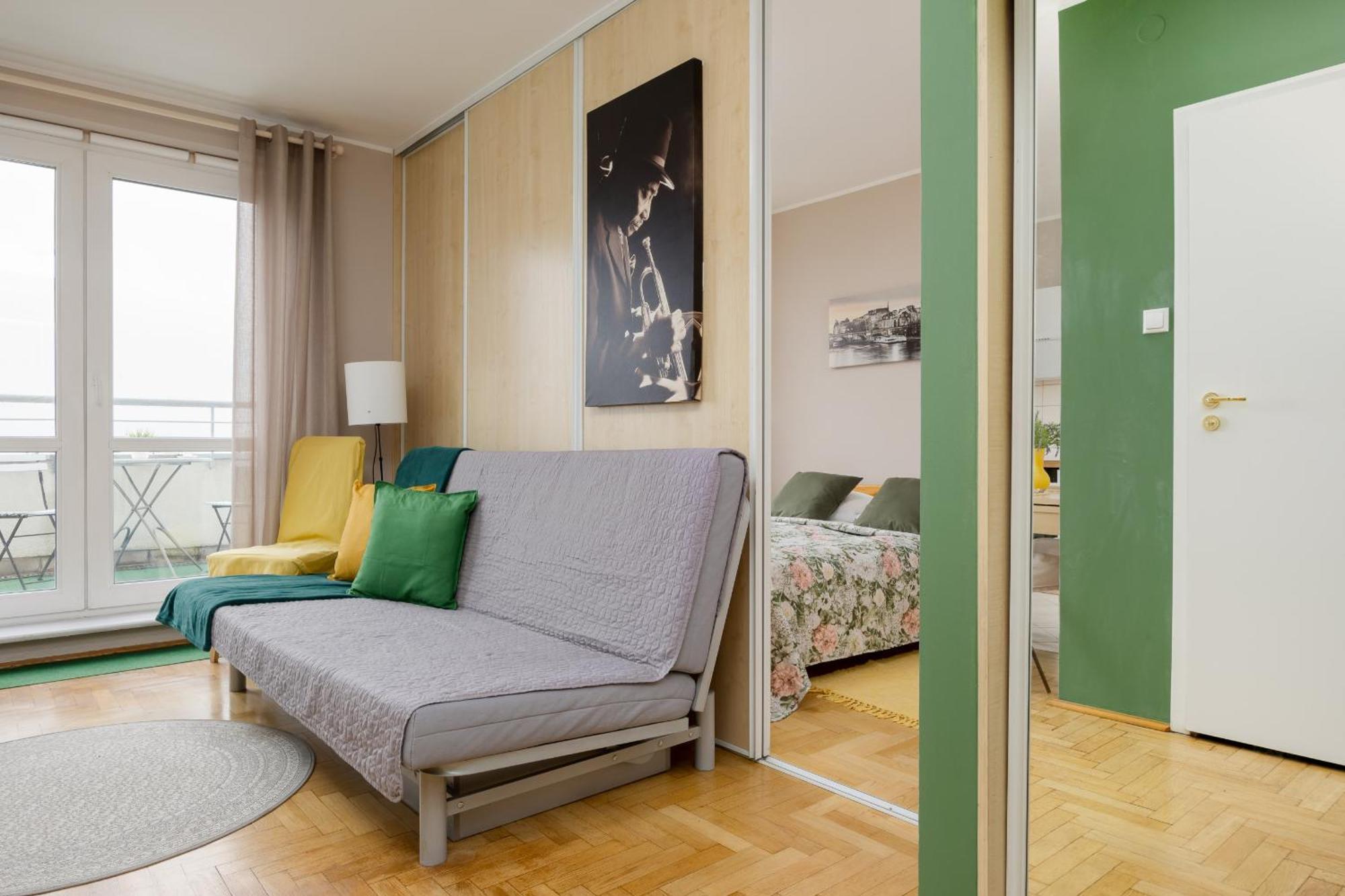 Floral With Balcony Near Gdanska By Renters *
