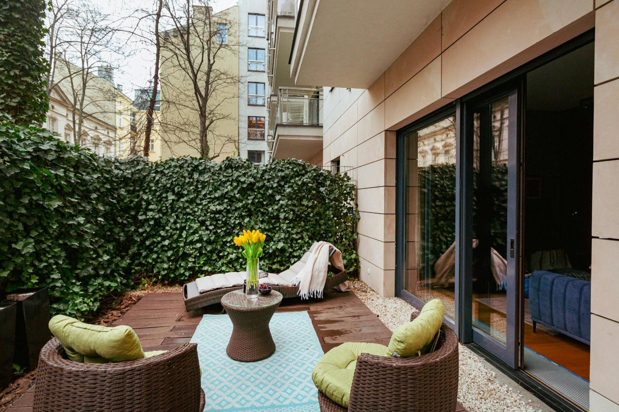 Hoza 55 - Piekny Cichy Ogrodek - Bezplatny Podziemny Parking - Free Parking - Better Apartment *