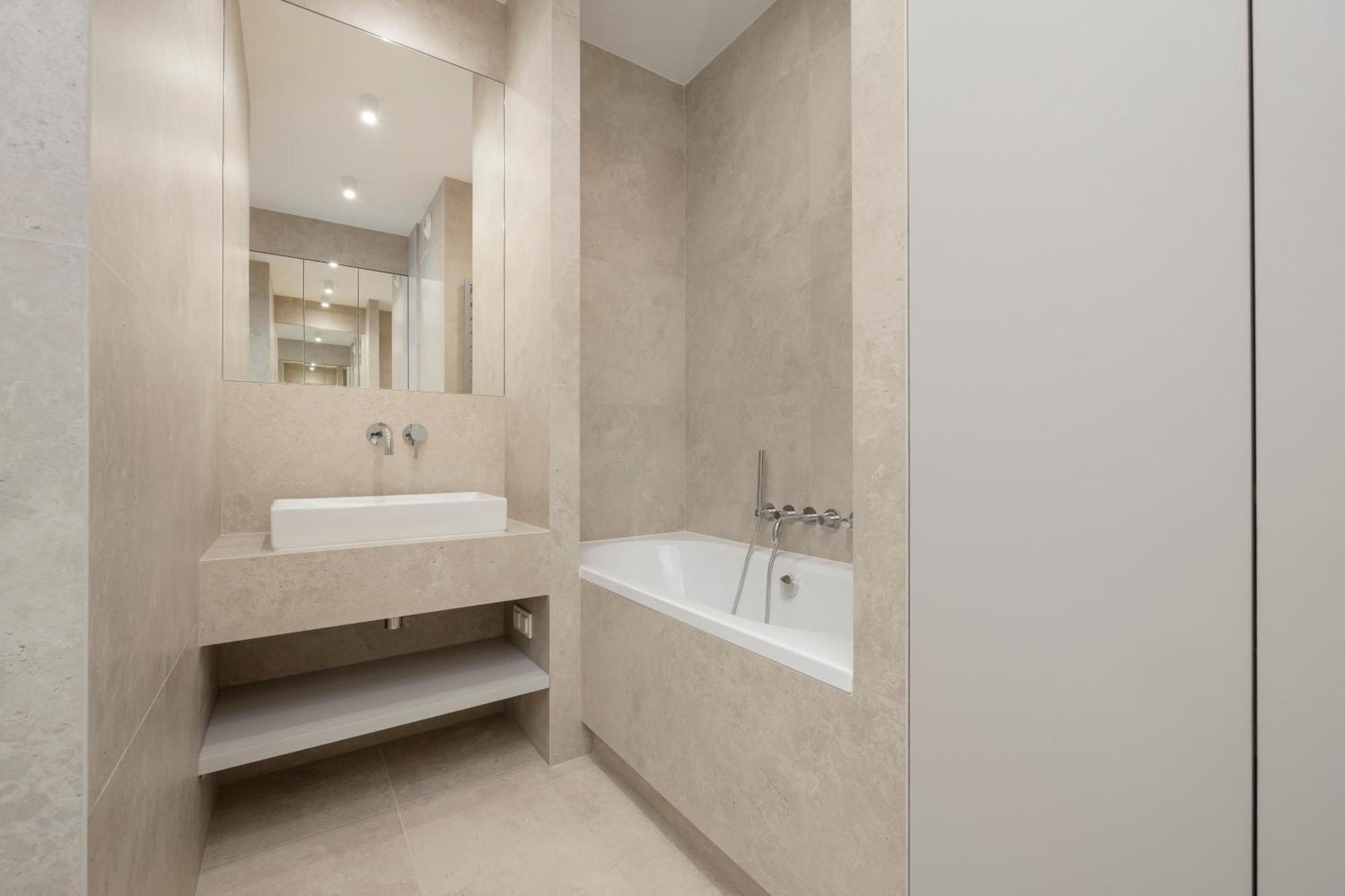 Three-bedroom Mokotow With Balcony By Renters Varsóvia
