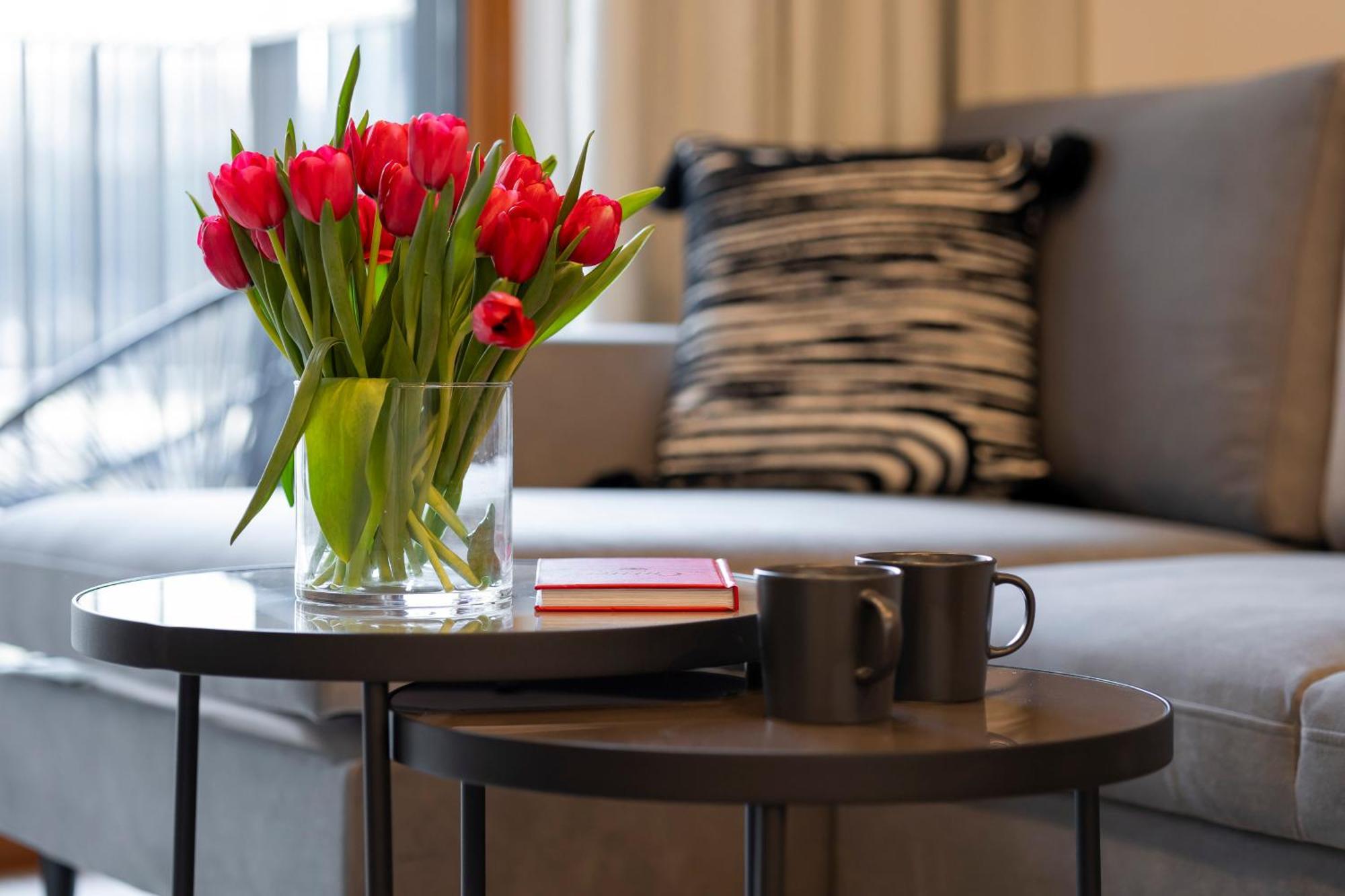 Three-bedroom Mokotow With Balcony By Renters Apartamento *