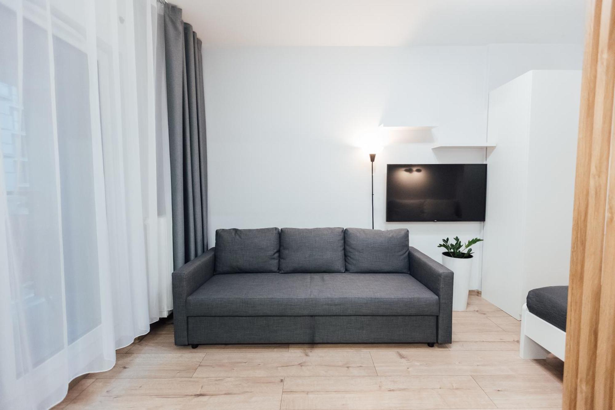 Căn hộ Petrovdom Apartment In Warsaw, Rc Bliska Wola Tower