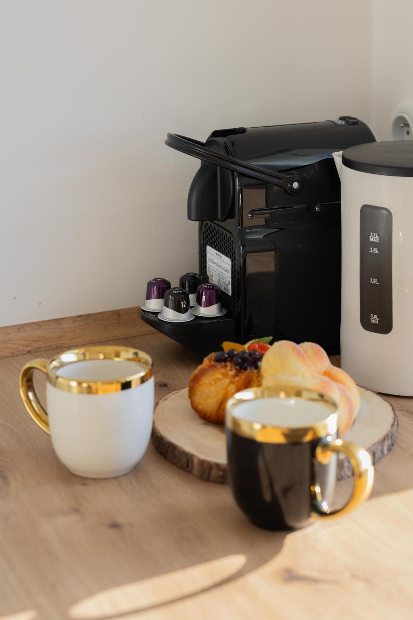For 6 People Near Royal Baths Park By Renters Prestige *