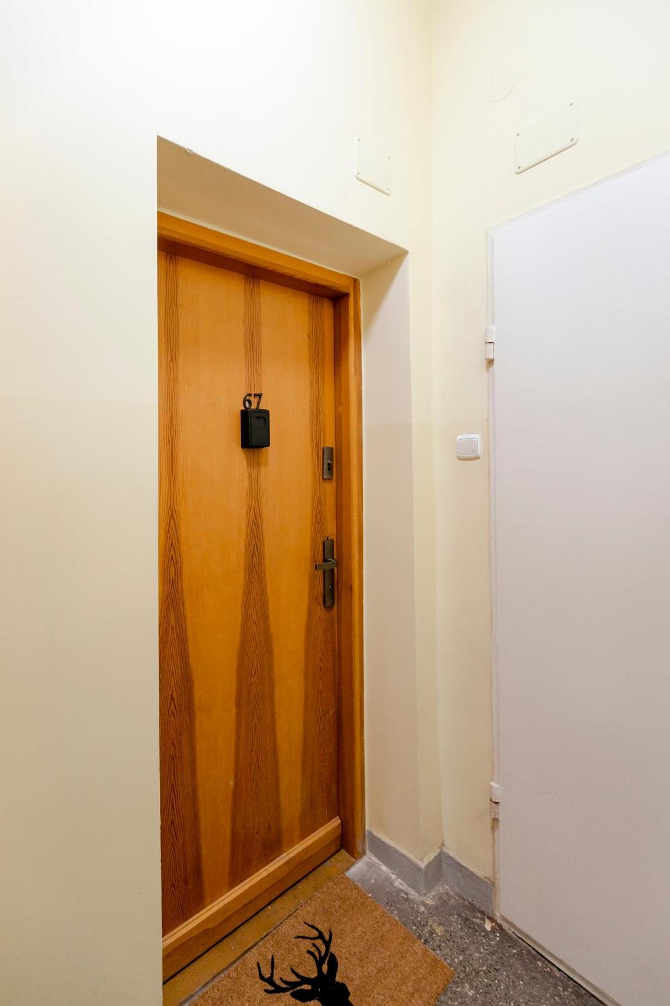 Aleje Jerozolimskie 42 - Parking Free - Better Apartment Warsaw