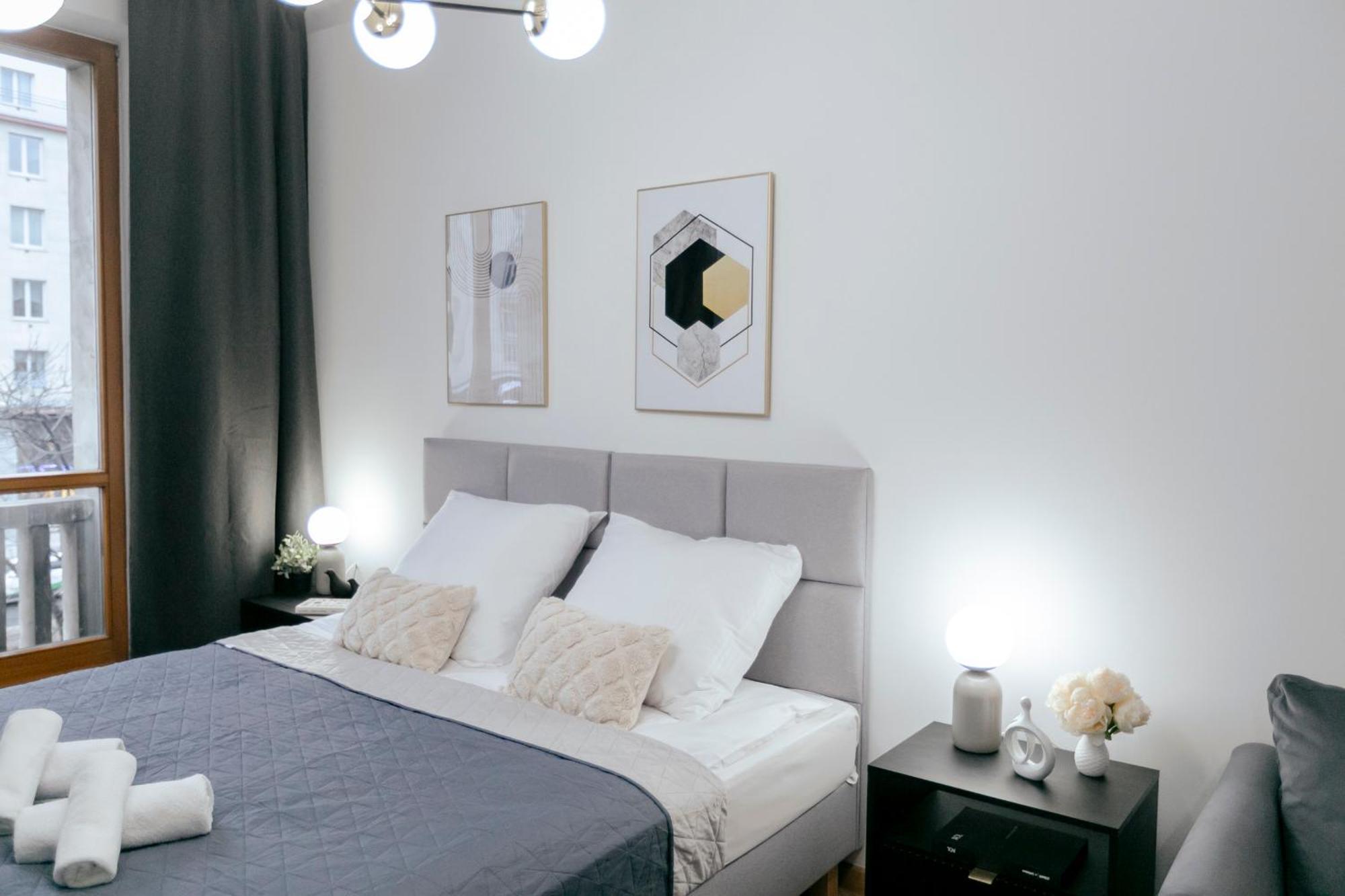 Aleje Jerozolimskie 42 - Parking Free - Better Apartment Warsaw