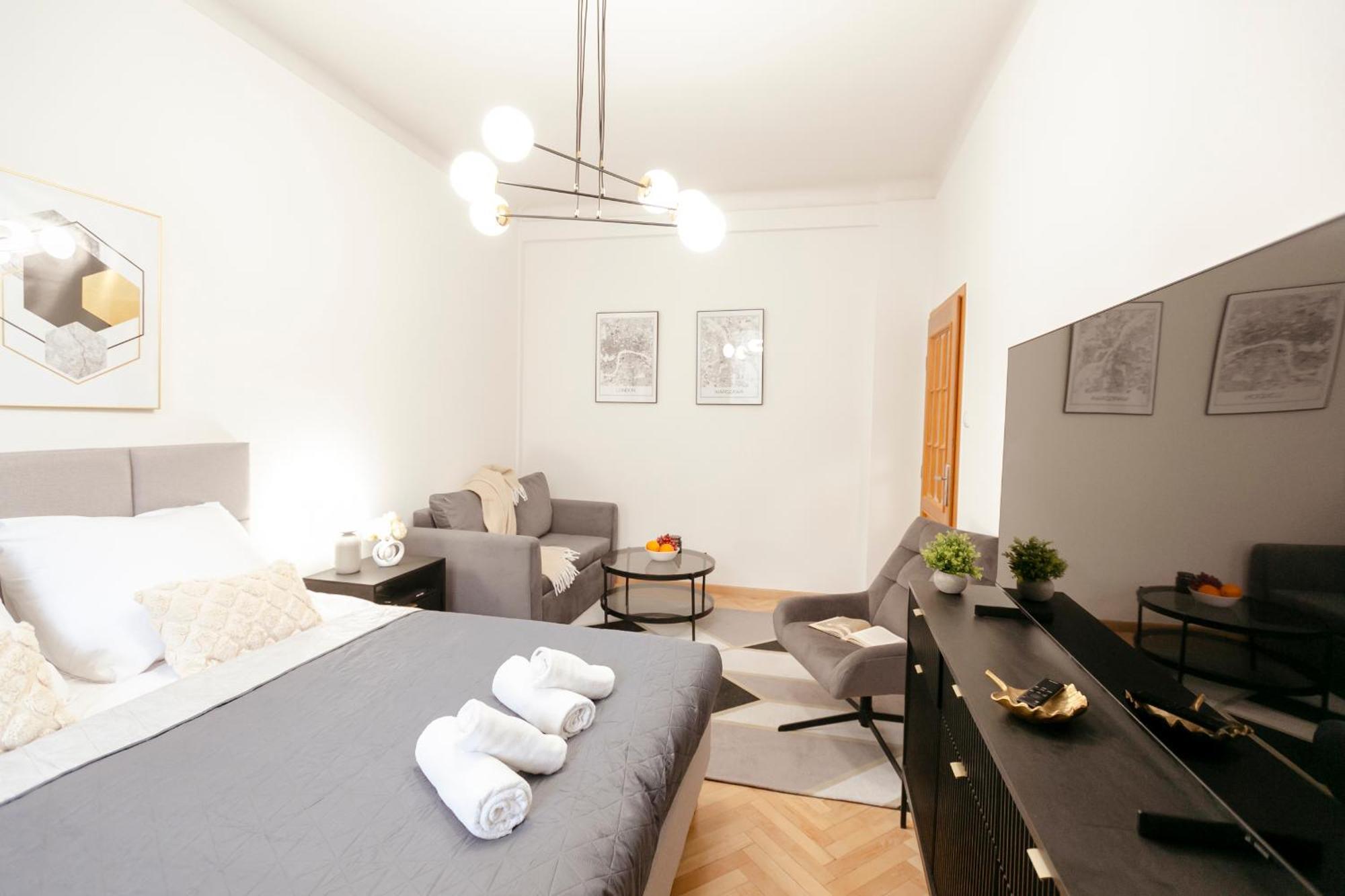 Aleje Jerozolimskie 42 - Parking Free - Better Apartment *