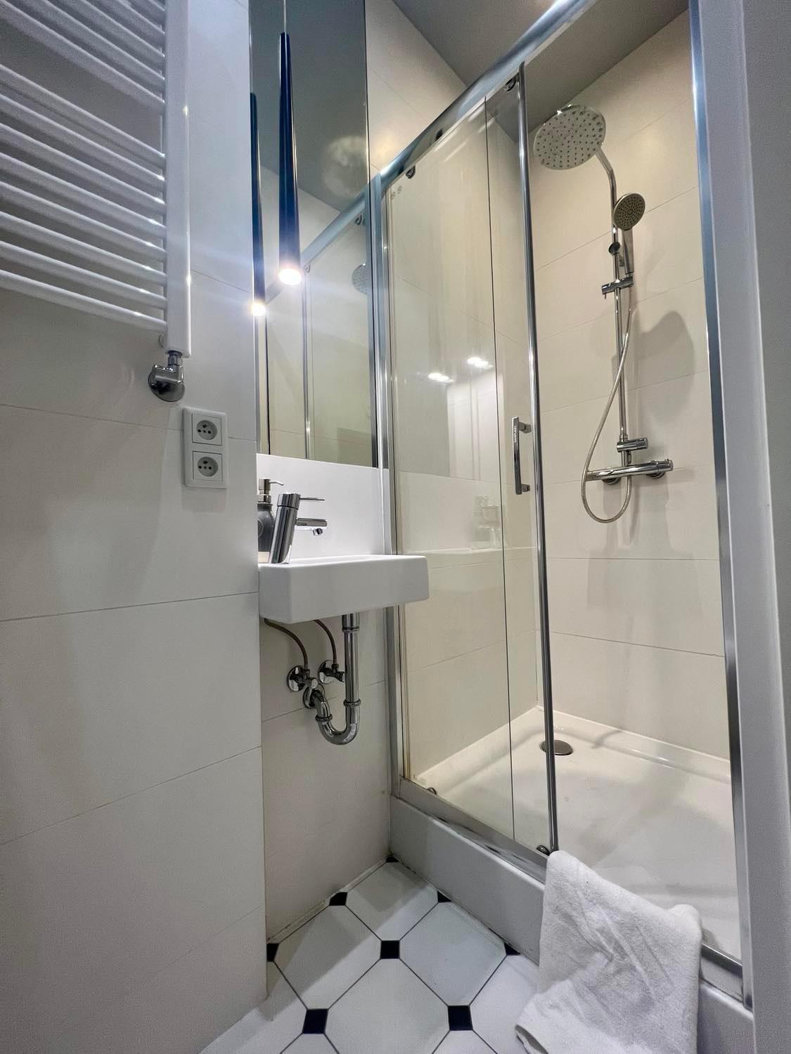 Unitapartament Delux: Elegant Center Near Zbawiciela Square * Warsaw