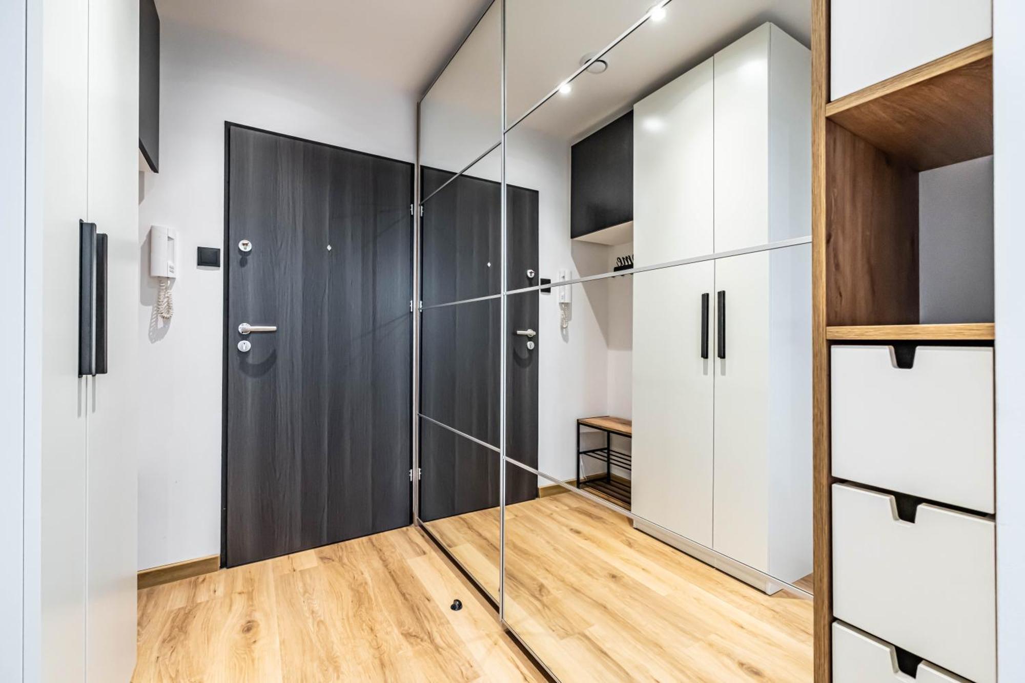 Modern Close To The Metro *
