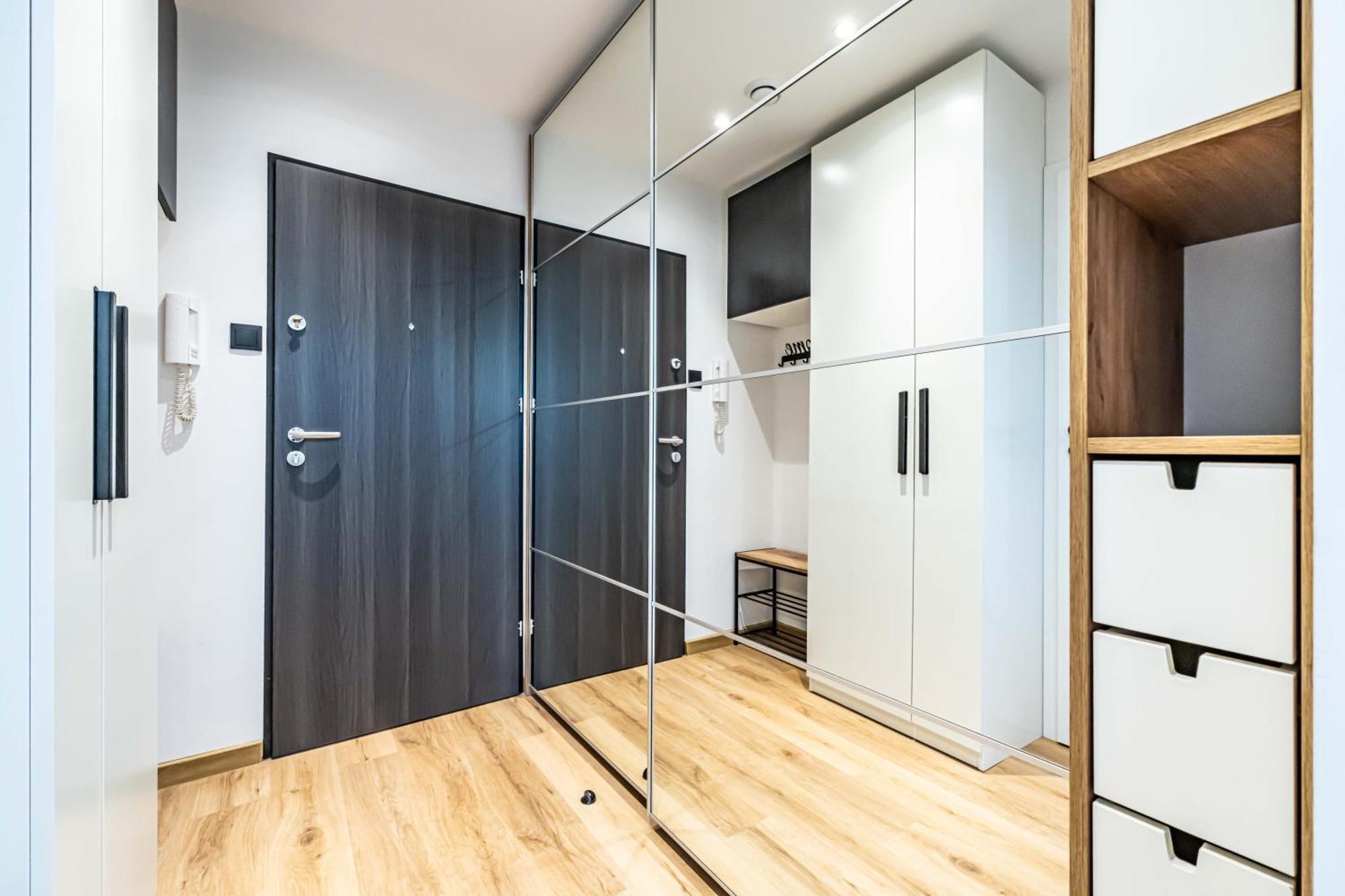 Apartament Modern Close To The Metro *