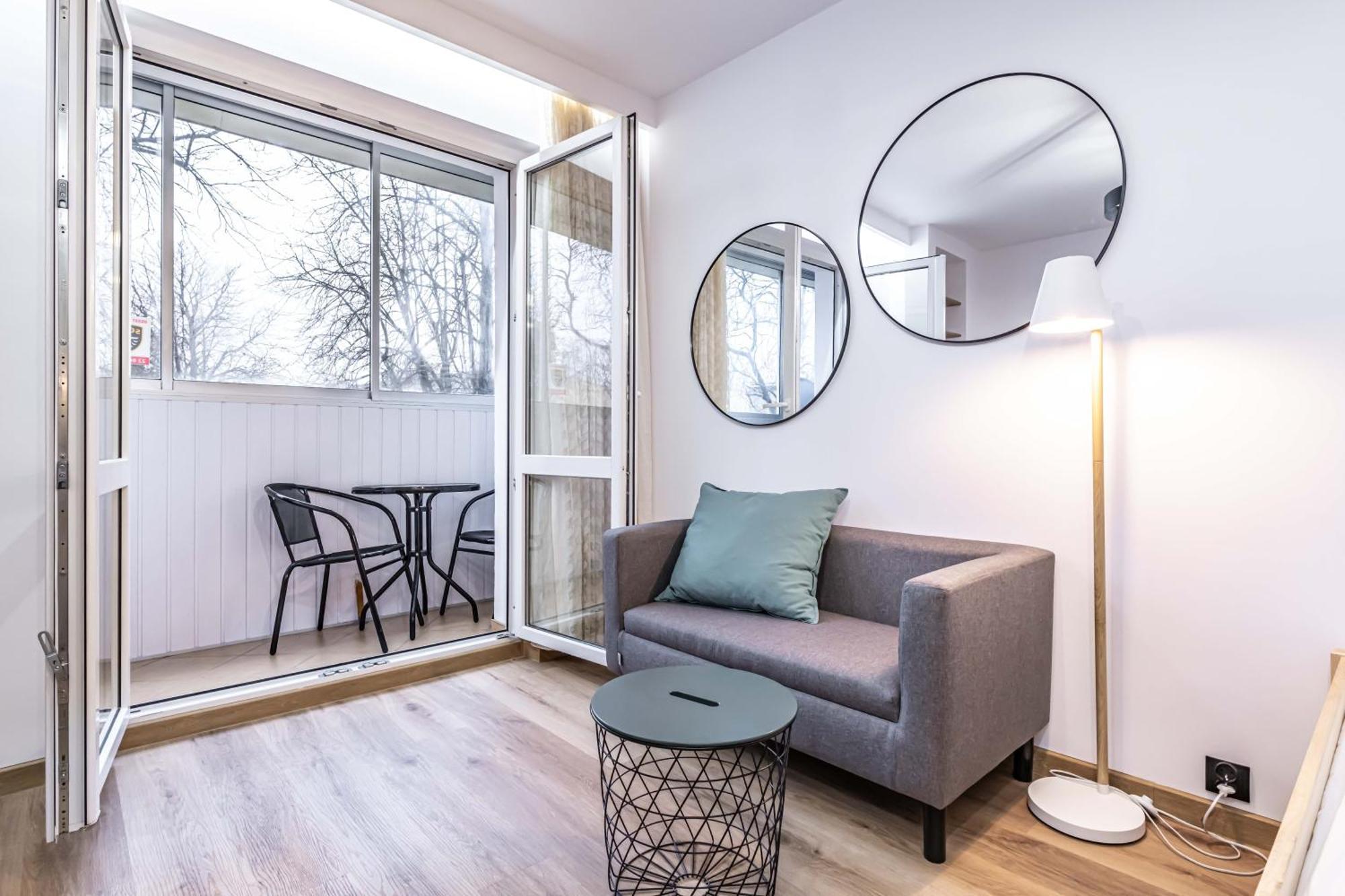 Modern Close To The Metro *