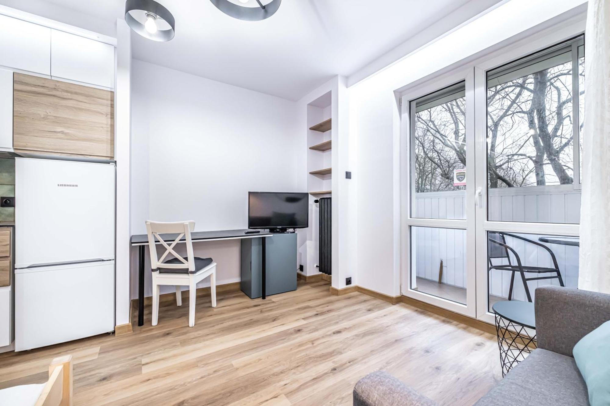 Modern Close To The Metro Apartament