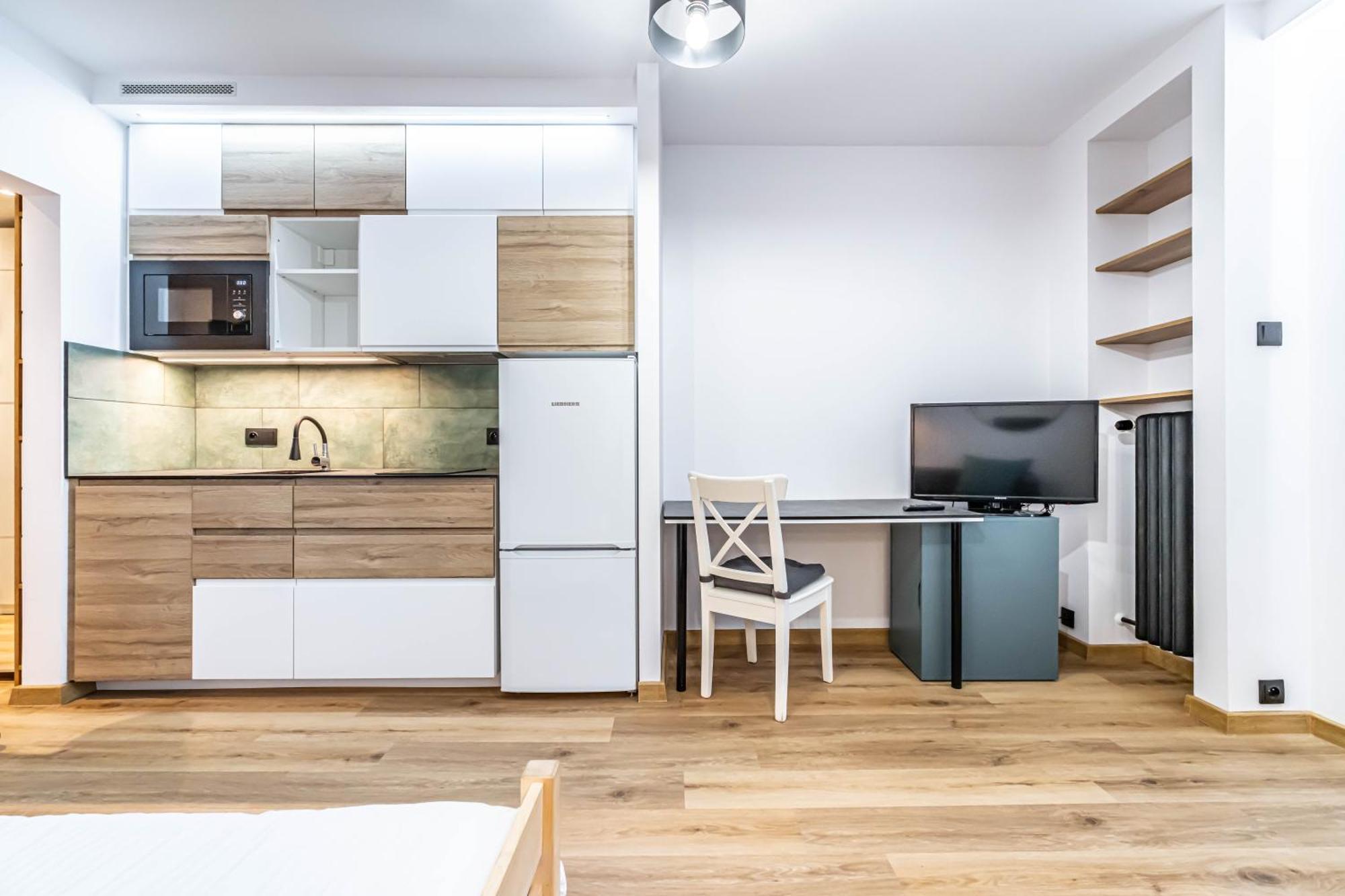 Modern Close To The Metro
