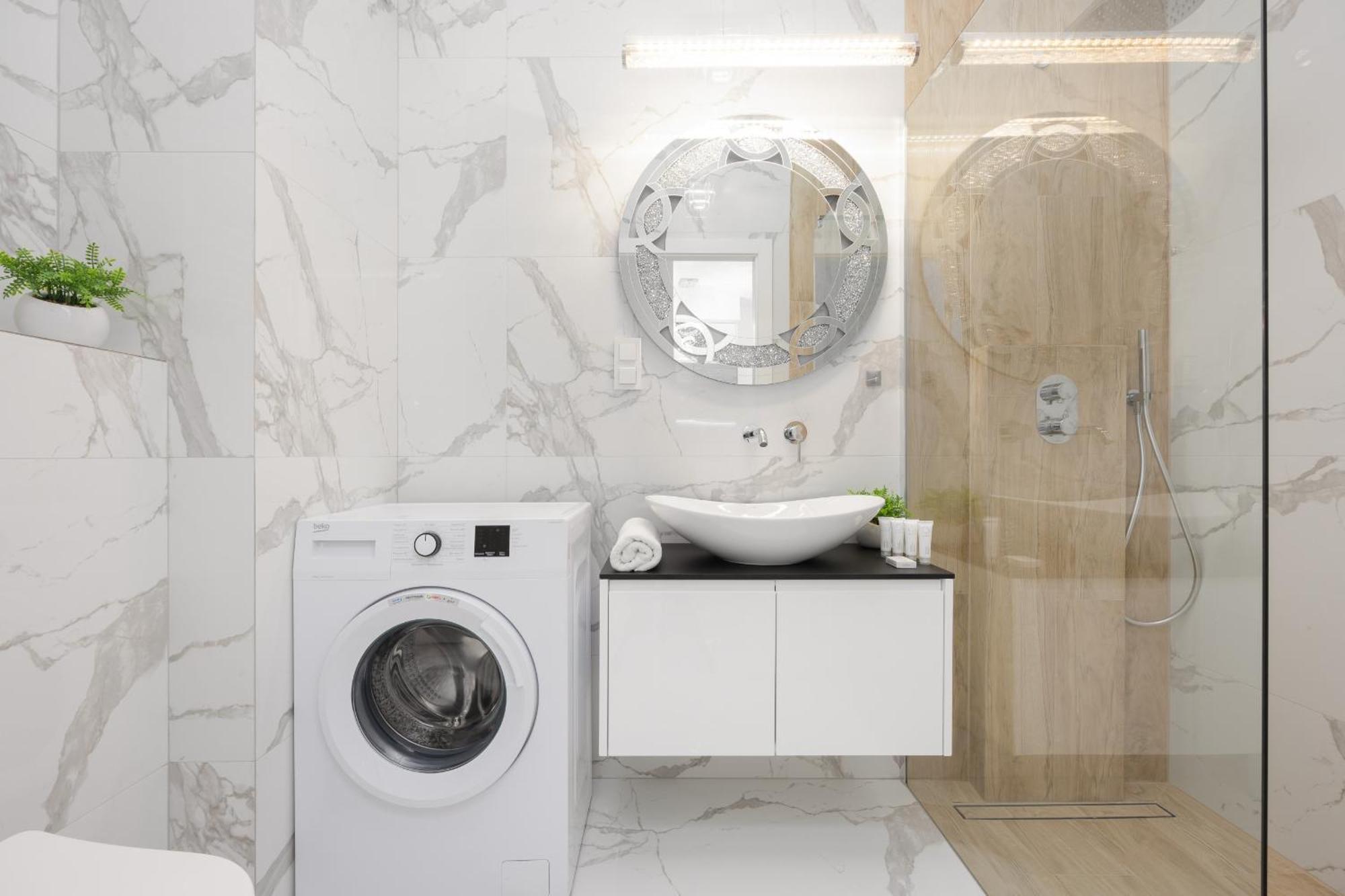 Luxurious Grey With Sauna, Gym And Parking By Renters Apartamento *