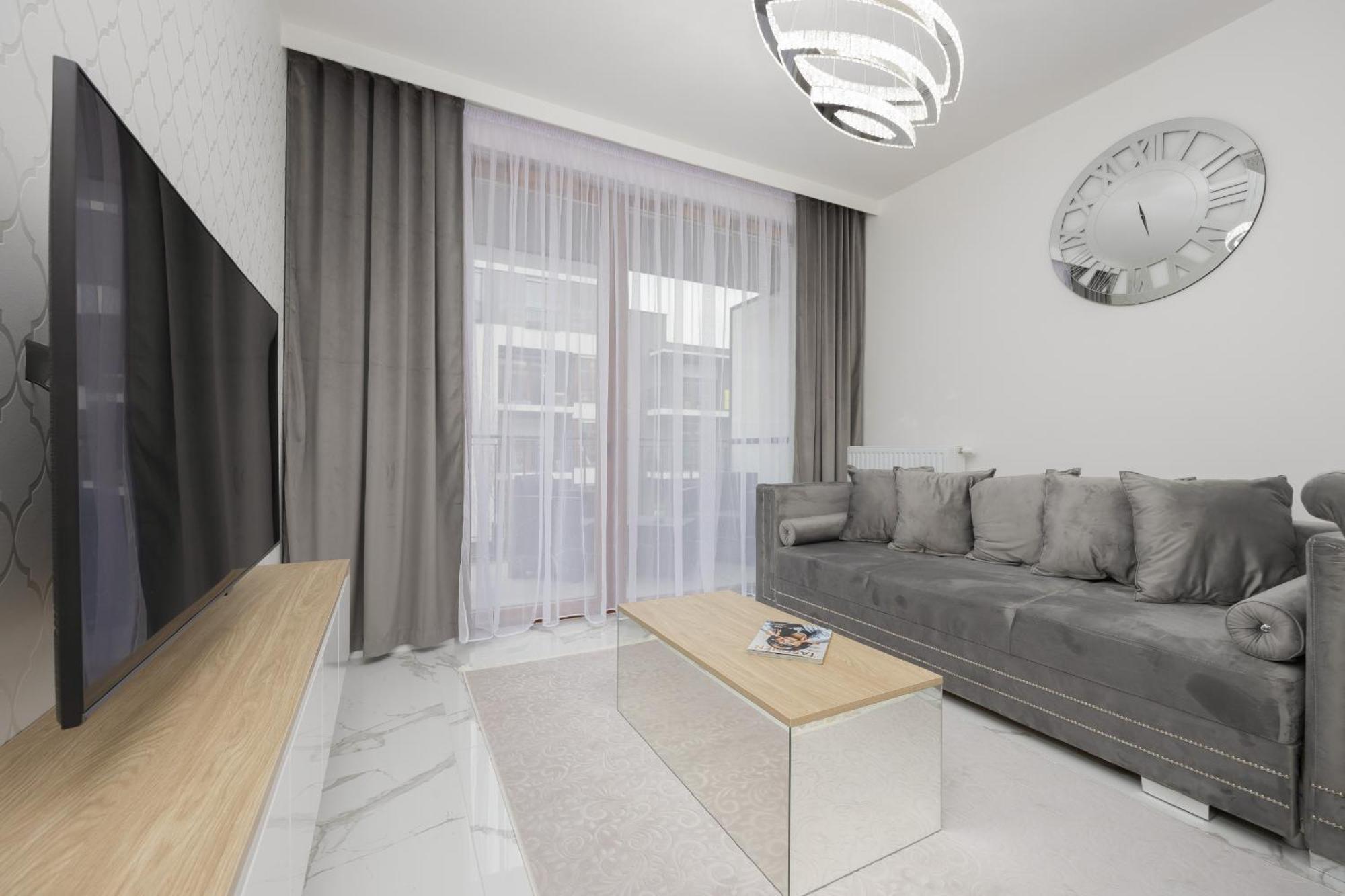 Luxurious Grey With Sauna, Gym And Parking By Renters * Varsóvia