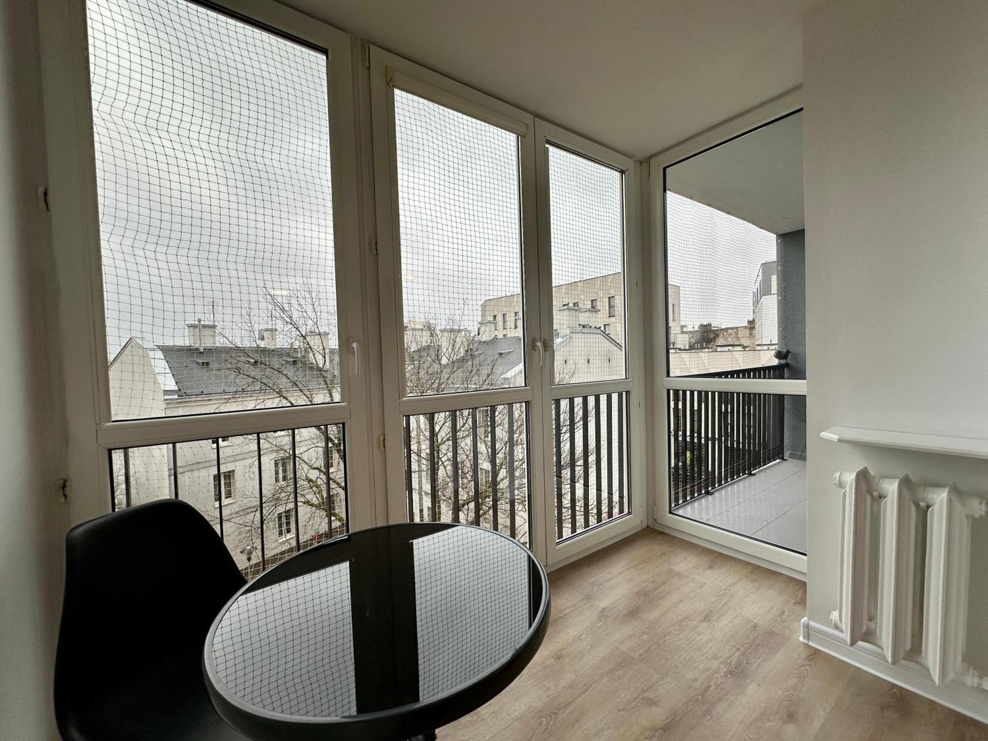Apartment Stadion Naprzeciwko Stadionu Narodowego W Warszawie