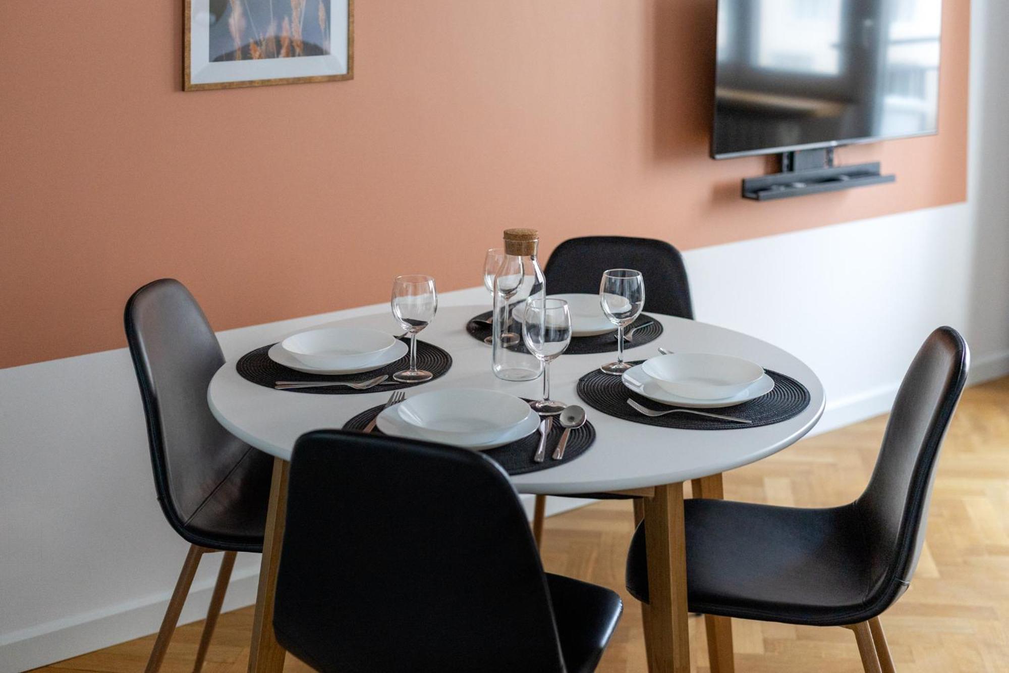 Muranow Modern With Balcony Ecru Wwa70 Apartament
