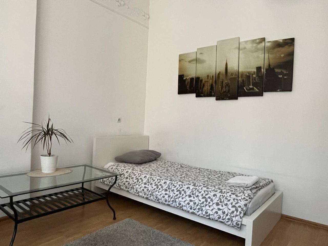 Apart Lwowska Warsaw